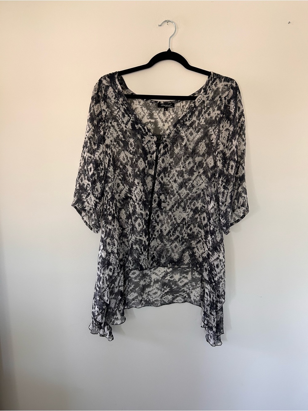 Lightweight Black & White Patterned Blouse